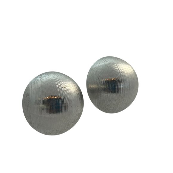 Vintage Sarah Coventry Clip On Earrings Silver Tone Button Dome Textured - Picture 2 of 9